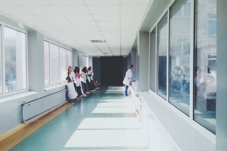 hospital-doctors-nurses-healthcare