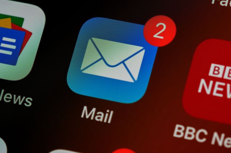 closeup of mail app icon on a phone