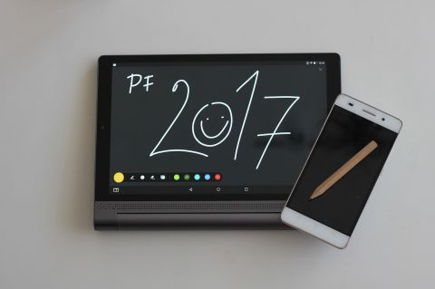 2017 displayed on mobile device - Public Domain via Pixabay